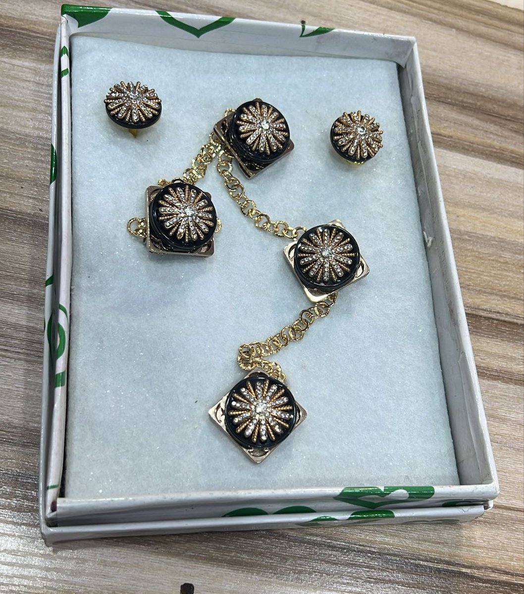 Jennie Pete Essentials - PBD 0269 tweet media