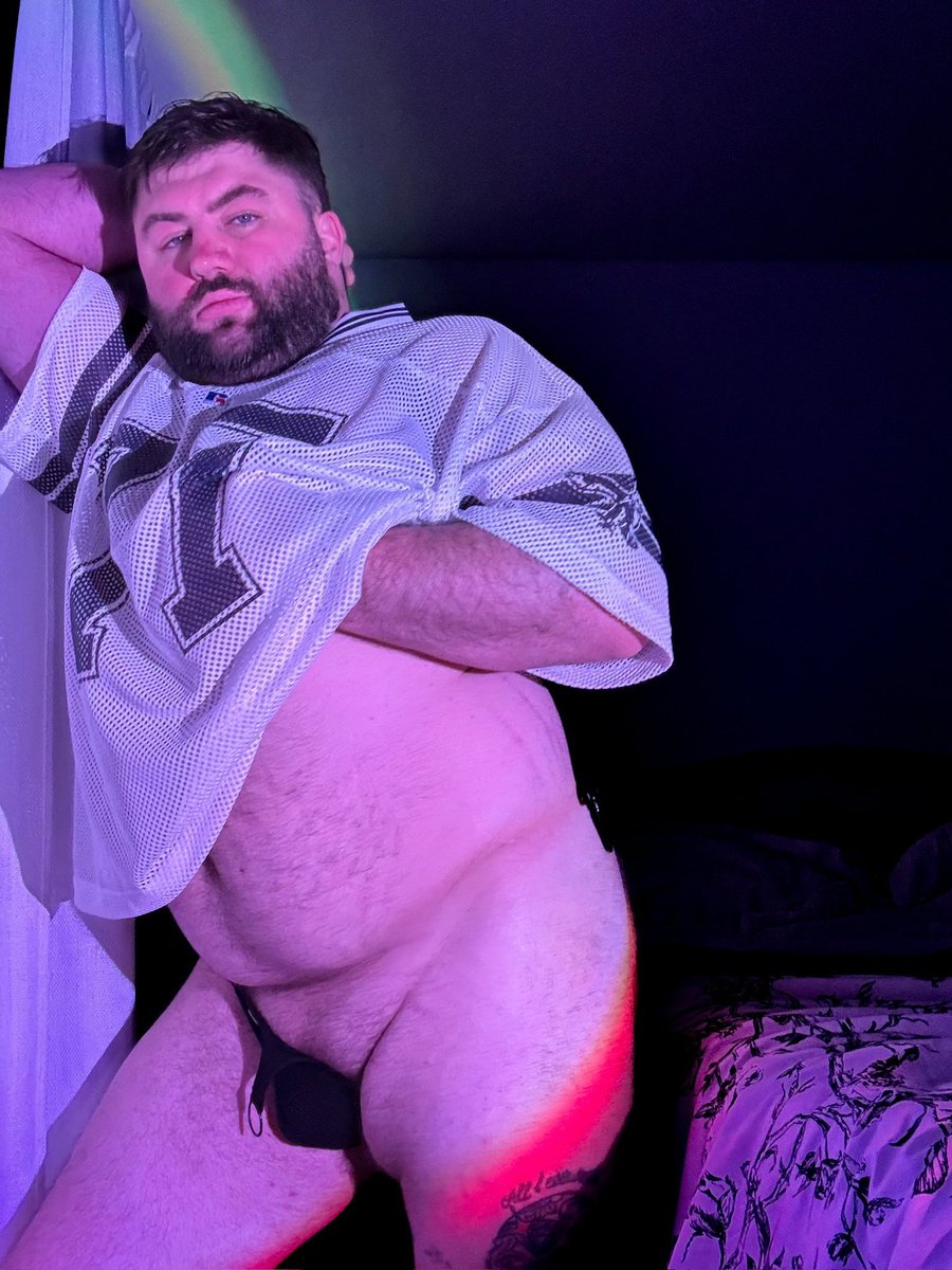 RealConservBear's tweet image. It’s that time of the week again!

Happy Fat Boi Friday to all my friends and followers! 

Enjoy these gorgeous thicc men as we celebrate gorgeous fat bois in all their chubby beauty today!