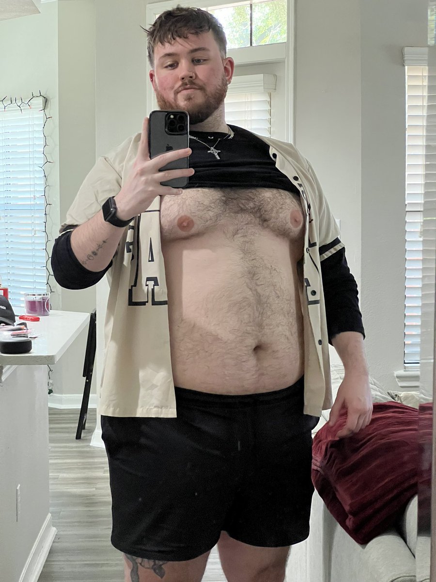 RealConservBear's tweet image. It’s that time of the week again!

Happy Fat Boi Friday to all my friends and followers! 

Enjoy these gorgeous thicc men as we celebrate gorgeous fat bois in all their chubby beauty today!