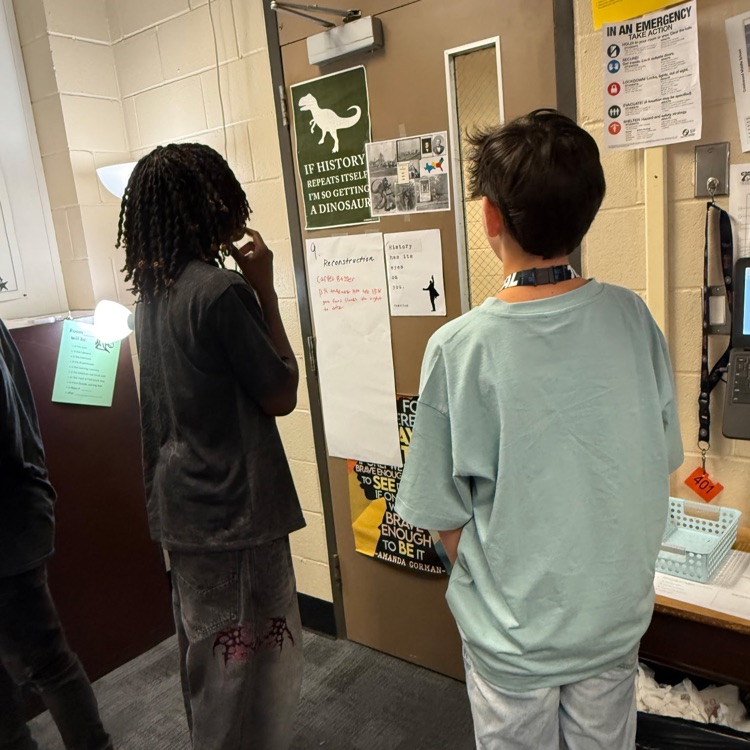 HumbleISD_CMS's tweet image. US History came full circle with Year in Review stations! 🇺🇸📚 Students revisited key events, connected the dots, and brought the past back to life through interactive learning. History in motion! #TheColtWay