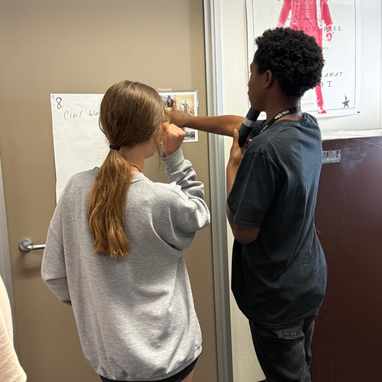 HumbleISD_CMS's tweet image. US History came full circle with Year in Review stations! 🇺🇸📚 Students revisited key events, connected the dots, and brought the past back to life through interactive learning. History in motion! #TheColtWay