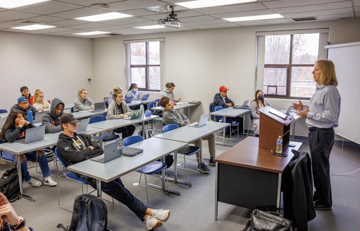 Holy Cross MBB tweet media