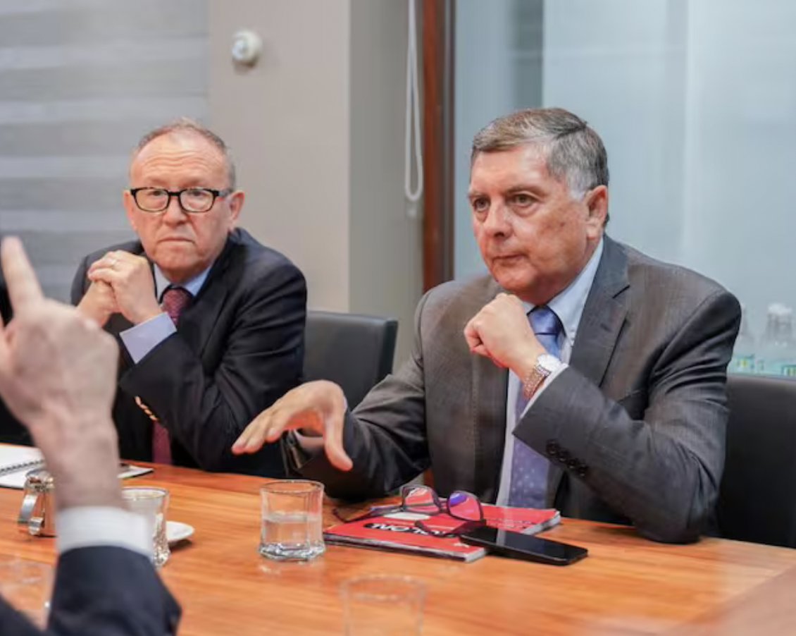 Hernan Larrain M. tweet media