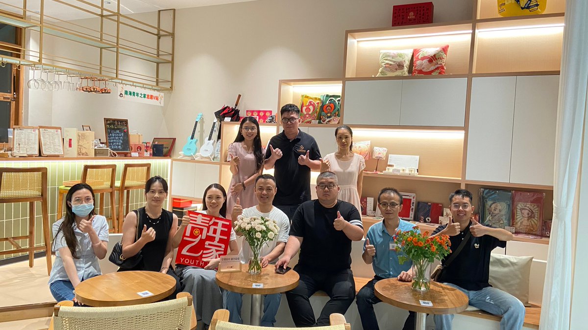 August B Var tweet media