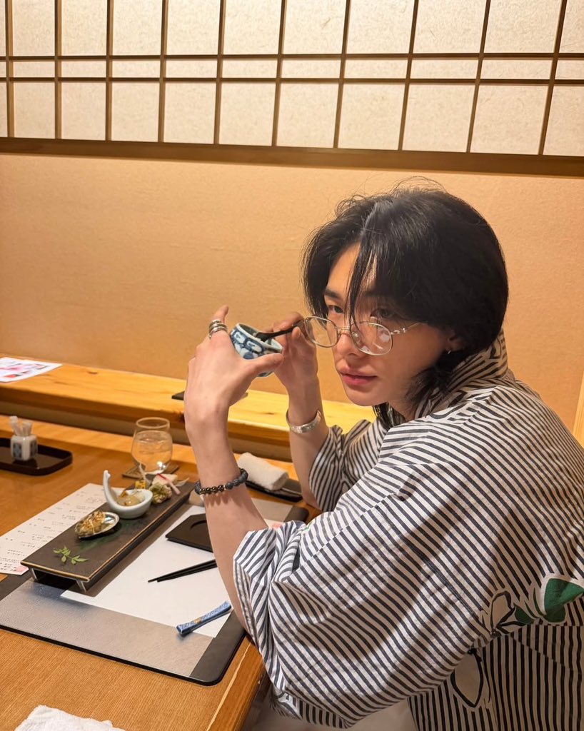 hyunjin pics tweet media