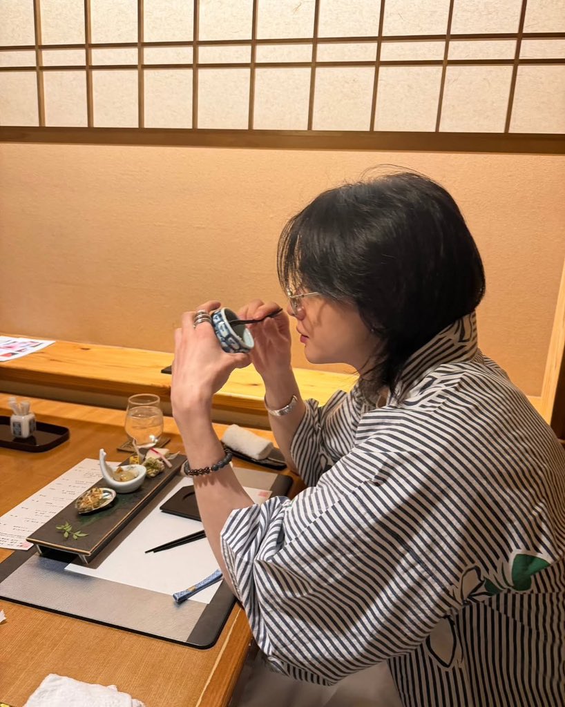 hyunjin pics tweet media