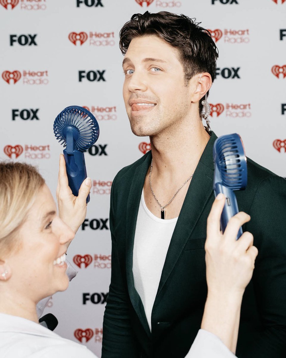 tommydidario's tweet image. What you don’t see between interviews. 😆 Emily Dawn wins MVP of the night, jumping in to keep us cool between interviews. #myhero