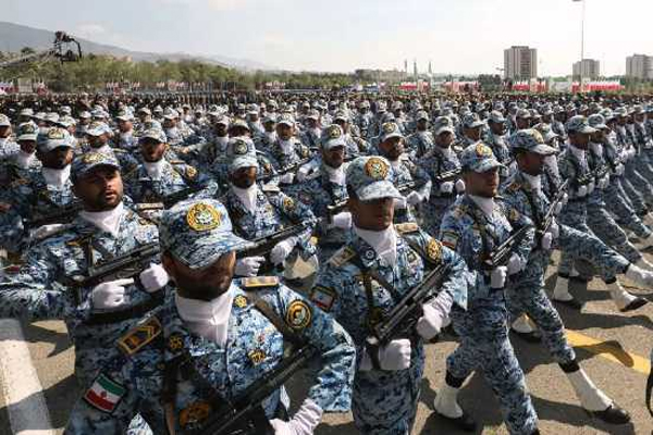 hindsamachar3's tweet image. امریکی زمینی کارروائی کی صورت میں 10 لاکھ سے زائد ایرانی شہریوں کو متحرک کیا گیا
👇👇👇👇👇
hindsamachar.in/national-news/…
#iran #prepares #ground #invasion