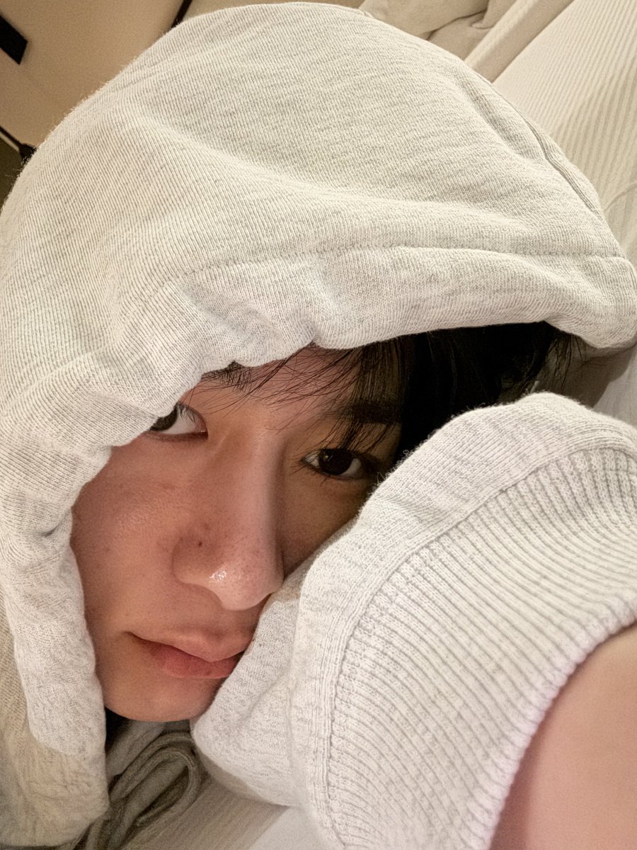 우우웅ㅜㅜ 앙언 장시간 비행에 녹앗어...
웅딩이 아푸겟다... 푹 쉬엉...