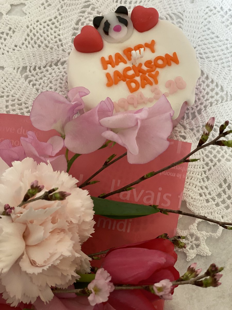 HAPPY BIRTHDAY to Jackson🎂🩷
<a href="/JacksonWang852/">Jackson Wang</a> 
#JacksonWang #왕잭슨 #王嘉爾 
#Jackson32AndBeyond
