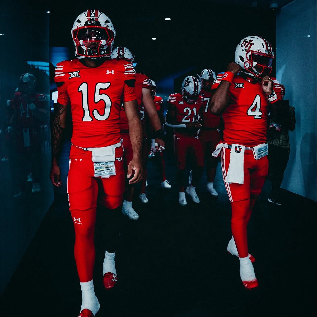 Jayrawlss's tweet photo. After a great conversation with Coach Bump  I am blessed to receive my 7th D1 offer from @Utah_Football !

@DEdgeFootball @AZcoachHenri https://t.co/CNlckXagtX