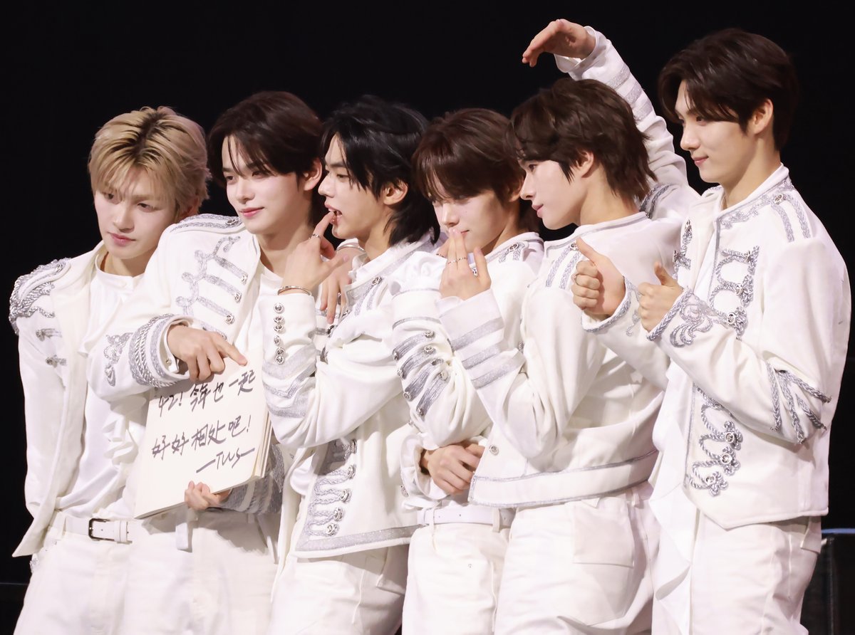 Rolling Stone tweet media