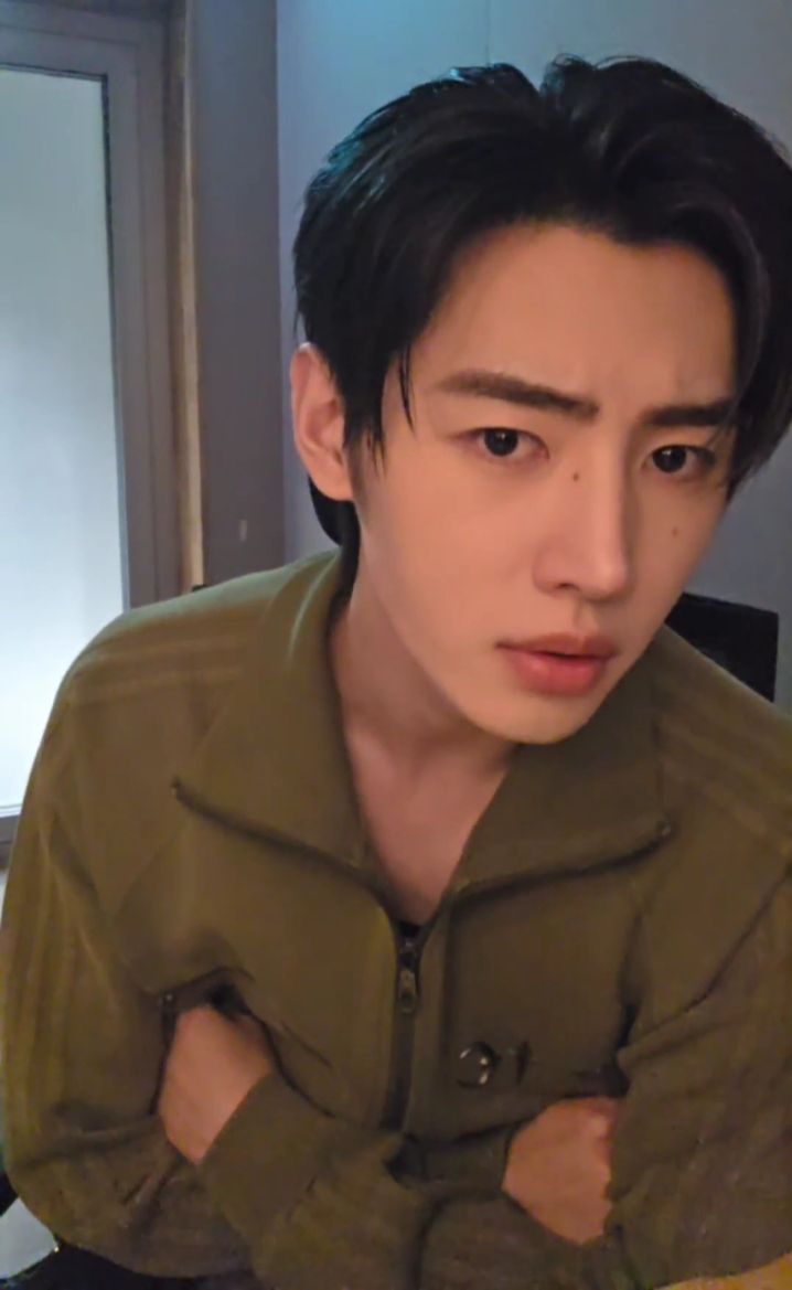 acervo sunghoon dos santos tweet media