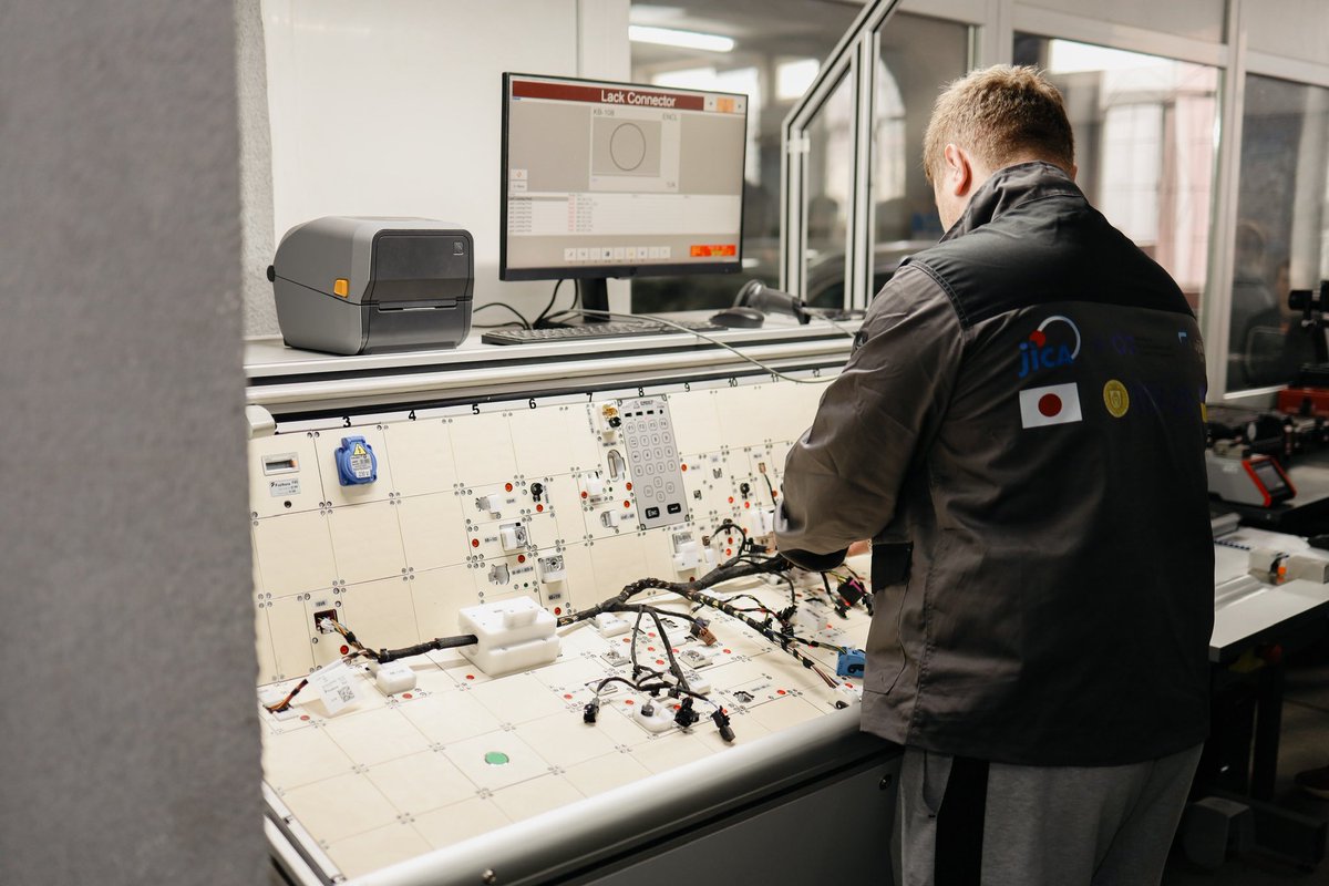 MON_UKRAINE's tweet photo. With support from the Government of Japan, in partnership with @jicaUkraine, PADECO, Fujikura Automotive Ukraine, 3 modern workshops (€307K) were opened in Lviv &amp; Zakarpattia to train automotive electronics specialists — with hands-on internships and real job opportunities. https://t.co/DyRdsKkQ0x