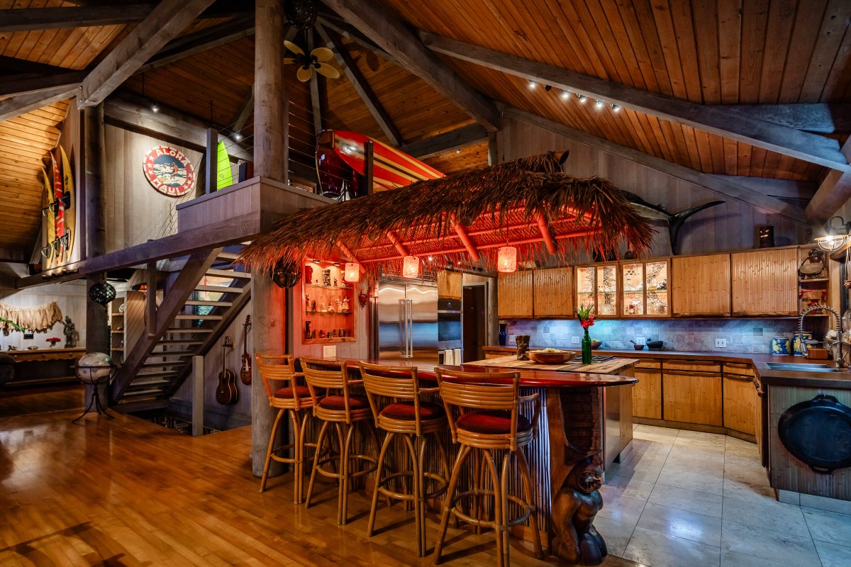 Zillow Gone Wild 🏡 tweet media