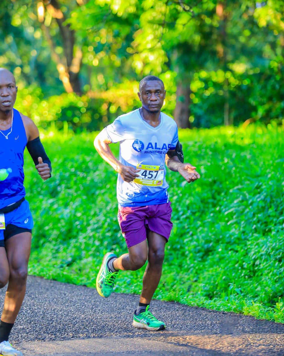 ALAFFOUNDATION's tweet photo. Juhudi ya timu yetu ilikuwa ya kipekee kutoka mwanzo hadi mwisho.
Hongera kwa wakimbiaji wetu waliokamilisha Kilimarathon ya 42KM 
🏅 Allan  Semu &amp; Julius Pamba
🏅 Renatus  Chaula
🏅 Thadeo Alberto Namalonzo
🏅 Allan Jonas Semu &amp; Denis Josephath Mzulule

#Kilimarathon https://t.co/UTYwH7oZKd