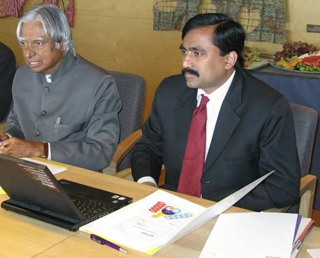 இவரு மேல எல்லாம் complaint குடுக்க முதல்ல உனக்கு தகுதி இருக்காடா தரம் கெட்ட ஈன பயலே <a href="/TVKVijayHQ/">TVK Vijay</a>