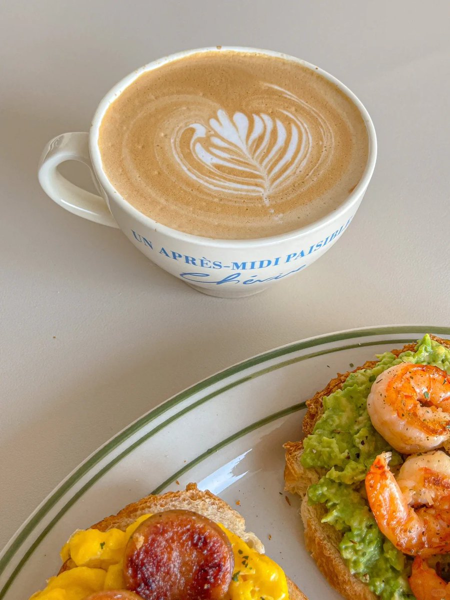 Alia Albuainain tweet media