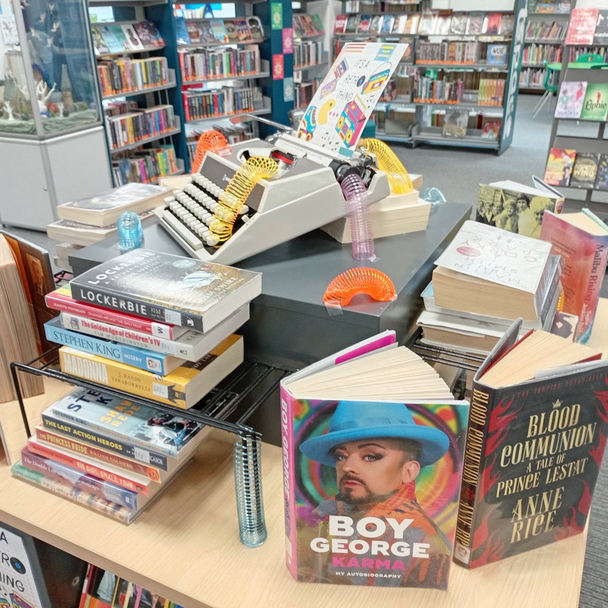 North Lanarkshire Libraries tweet media