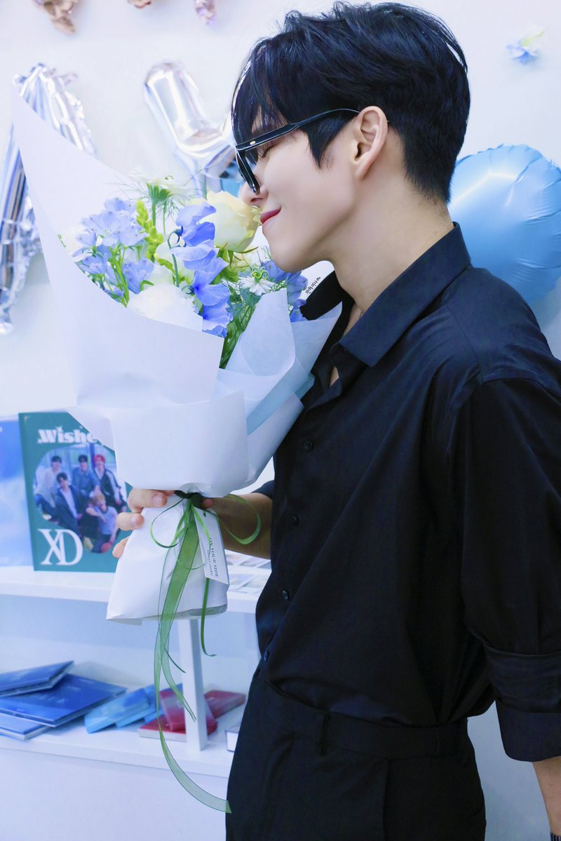 민아미나✨ tweet media