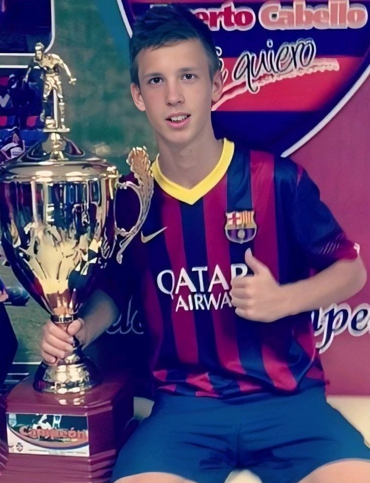 Daniel Lozano tweet media