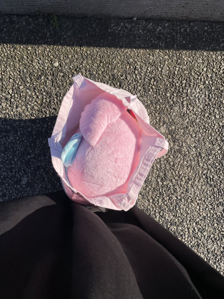 ɳαɳα tweet media