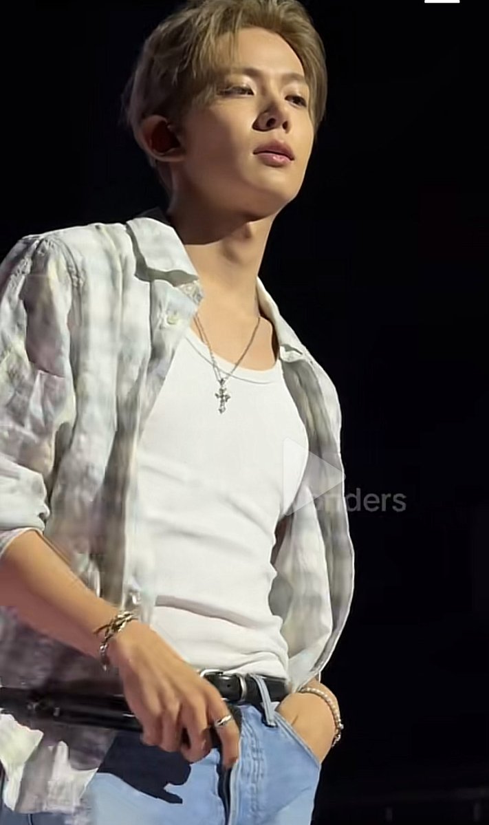 sisi 🦇 #TREATENHYPENBETTER tweet media