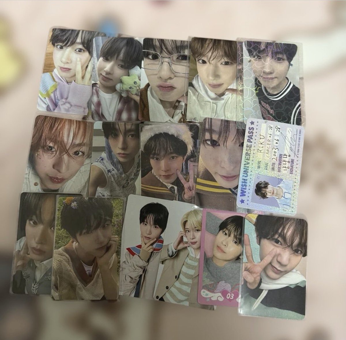 “ᕕ( ᐛ )ᕗ,, tweet media