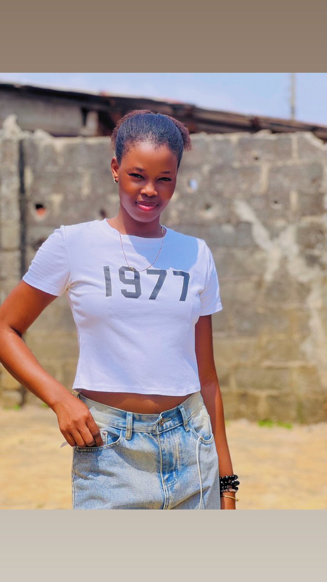 United girl tweet media