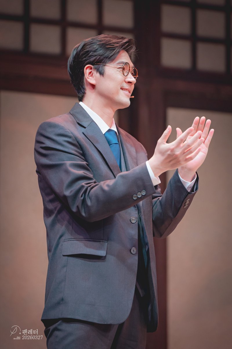 iian VIOLET tweet media