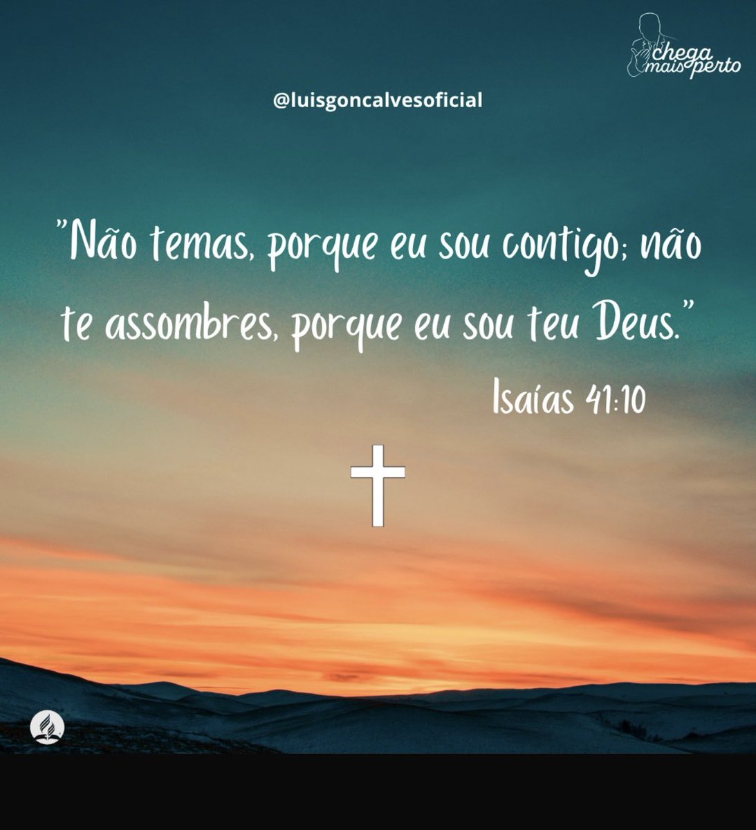 Essa promessa nos lembra que nunca estamos sozinhos. Em meio às incertezas, dores ou desafios, Deus não apenas observa de longe — Ele está presente, sustentando, fortalecendo e guiando cada passo.

O medo paralisa, mas a presença de Deus nos levanta.