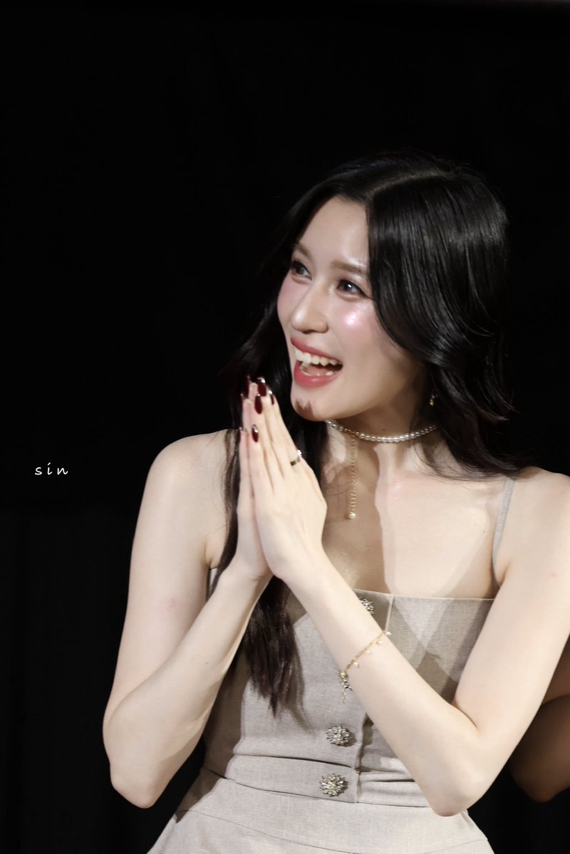 irene16374 tweet media