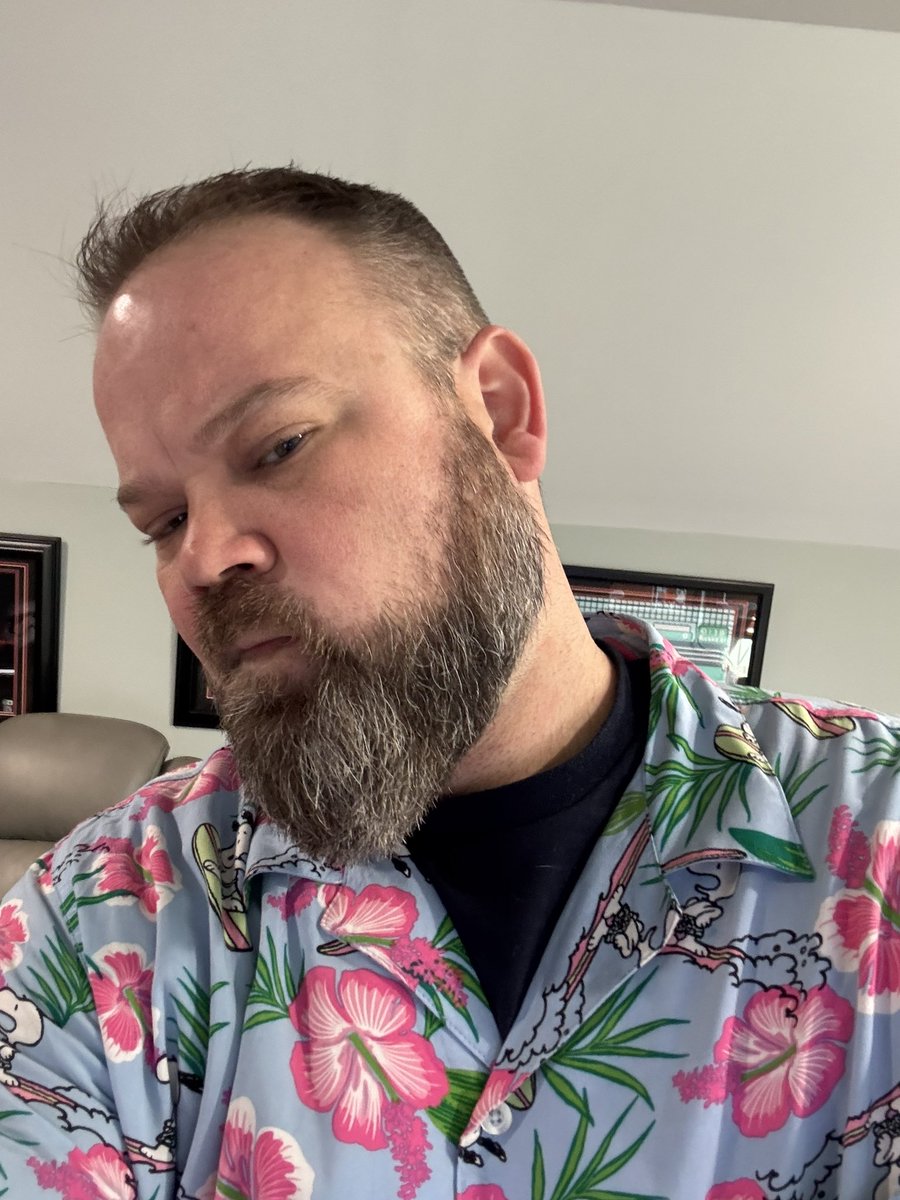 Hook'em 🤘 tweet media