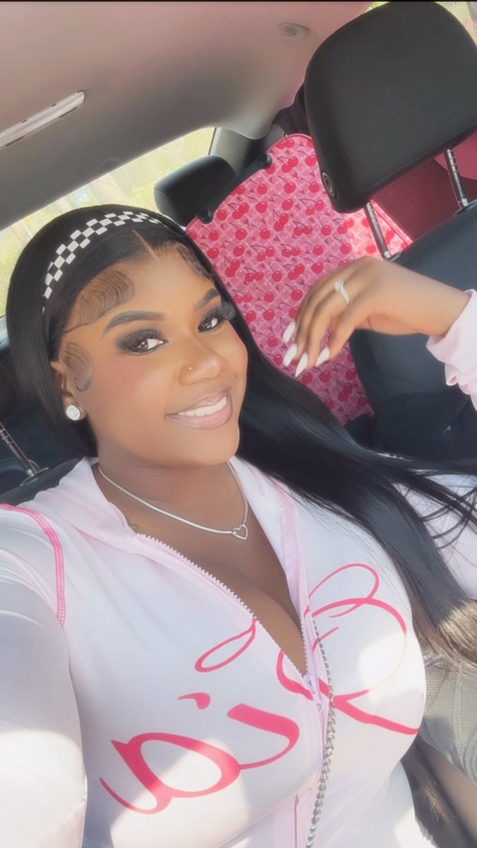 aaannoyim's tweet photo. safe to say I’m in my soft girl era 🌸 https://t.co/k1fuzTXgKg
