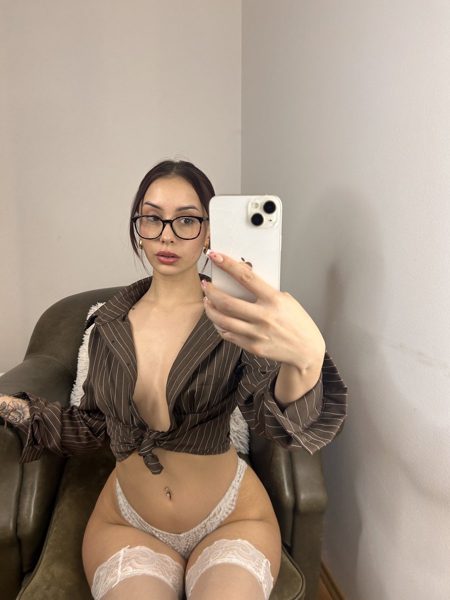 CherryXO tweet media