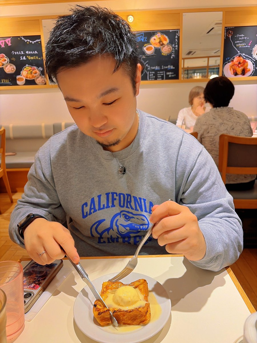 skyblue112212's tweet photo. 椅子デート！
将来一緒に同棲するときの家具も色々見て回った！ https://t.co/D1ZAMrRBZL