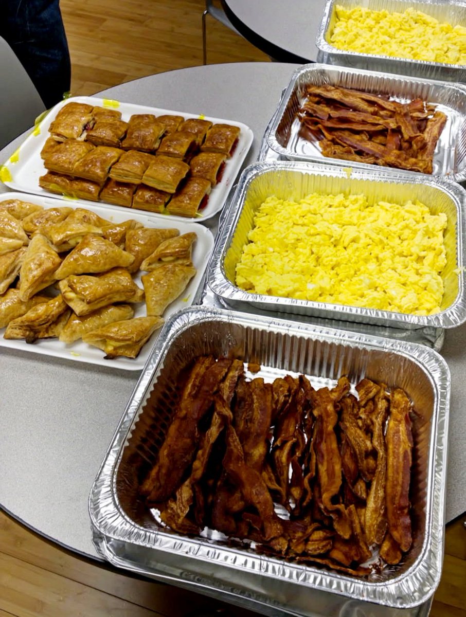 Ht_Gourmet's tweet image. Breakfast for my Team today at work.
#egg #empanadas #bacon