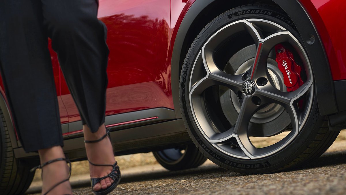 alfa_romeo's tweet image. Only a few things make the heart race at first glance. 

alfaromeo.com/models/junior-…
#AlfaRomeo