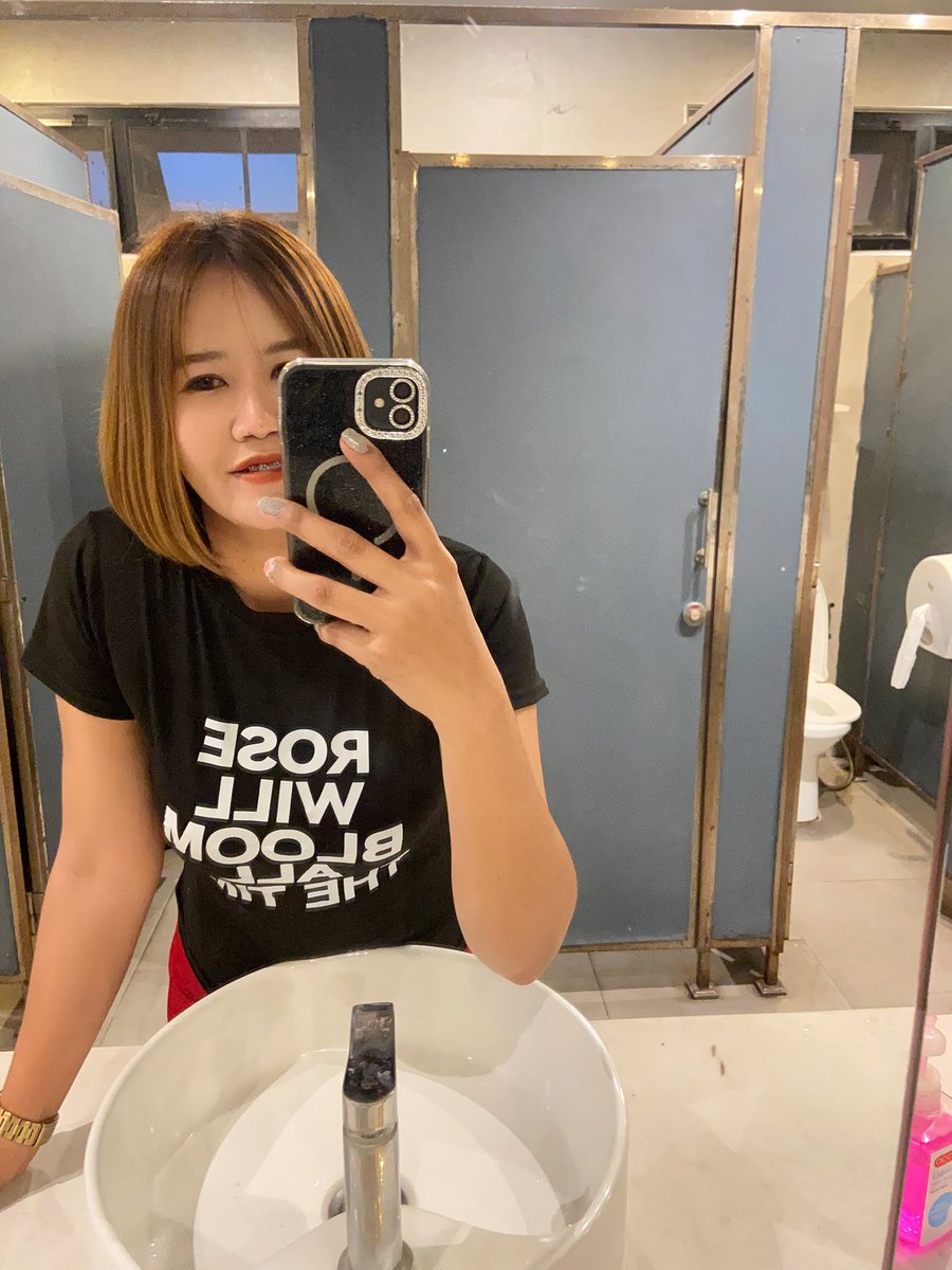 ELakplay's tweet photo. มาจนได้🥂 งานเรียบร้อย #TheLibrary ห้องสมุดมาอ่านหนังสิอ #พิษณุโลก #พิดโลก #พิดโลกในเมือง https://t.co/3Lqp7LifBS