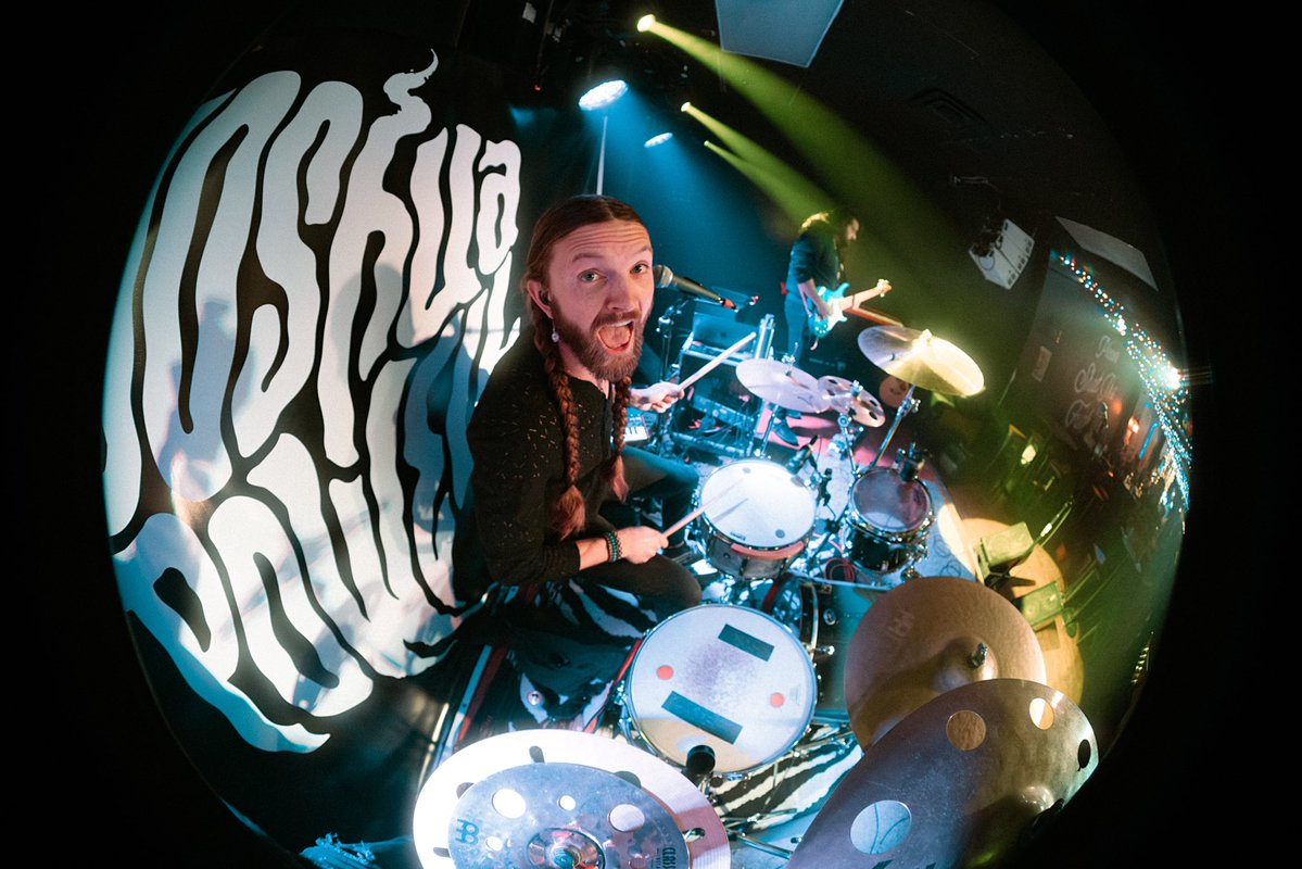 julia🌿 tweet media