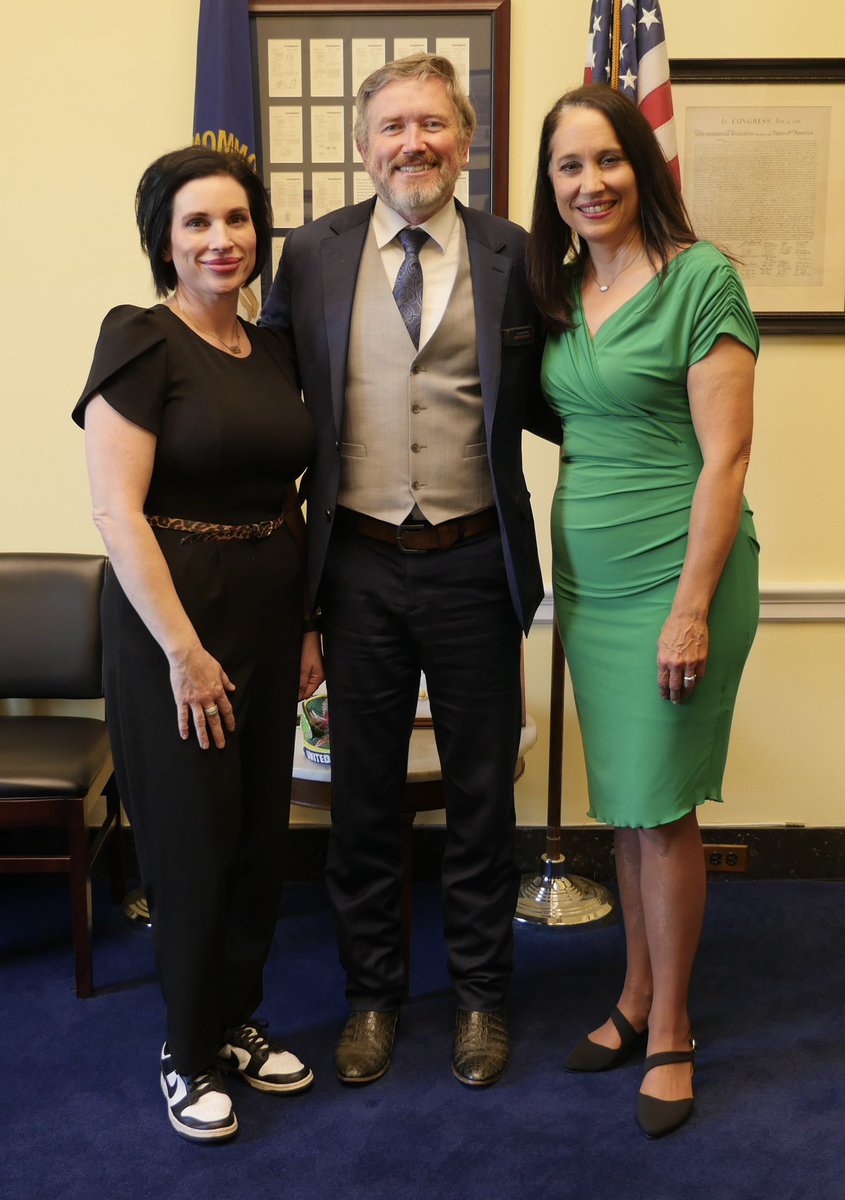 Thomas Massie tweet media