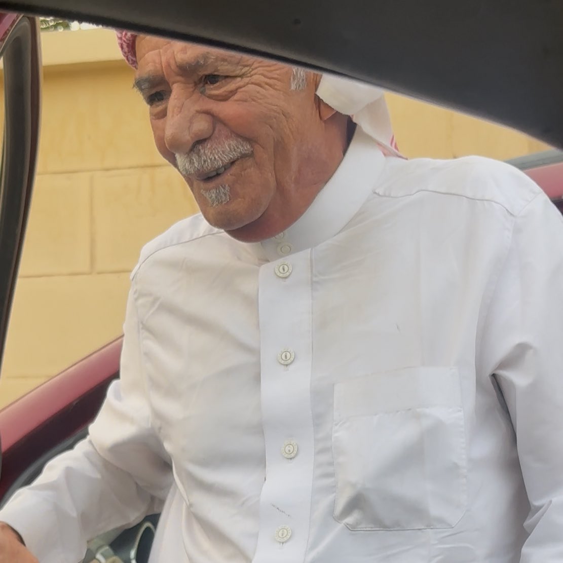 cq7i_'s tweet photo. "لقد بتر أعظم جناح كنت أملكه"
رحم الله أول هزائمي في الحياة وأعظم خسائري رحم الله سندي والدي بركة أيامي وخير من أحسن إلي 
اللهم أجعل والدي مبتسم في أعلى جناتك 🤲🏻
الله يصبرنا على فراقك ابوي حبيبي 💔💔💔💔 https://t.co/HFvp5BScxI