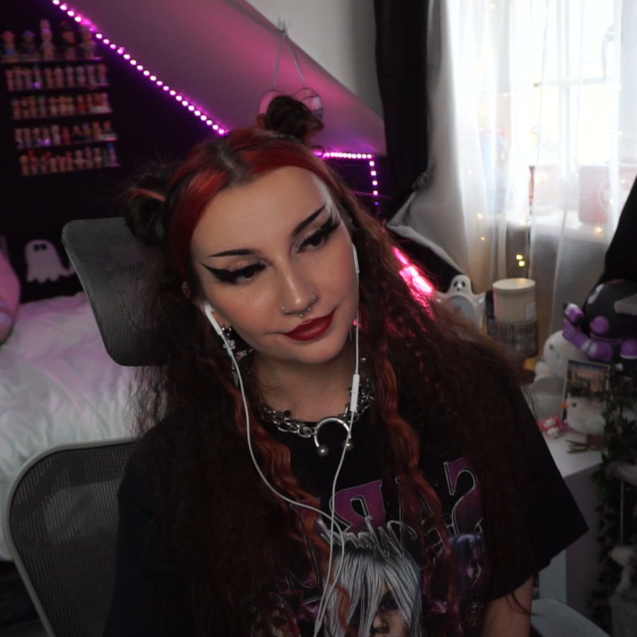 HeatherLara 🌸 🔜 Horrorcon tweet media