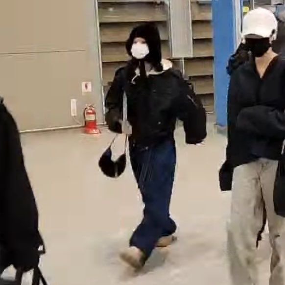 (table) 념! 🥗 tweet media