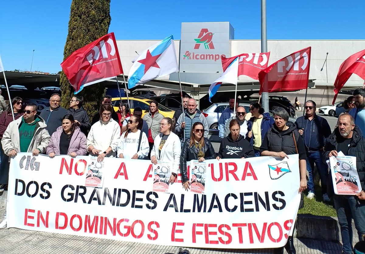 galizaCIG's tweet image. 📢Novas protestas contra a precariedade, a falta de persoal e a sobrecarga de traballo nos grandes almacéns  

👉A CIG mobilizouse este mediodía diante de #Alcampo, #IKEA e #Carrefour na #Coruña, #Vigo, #Santiago, #Lugo, #Vilagarcía e #Ferrol  

ℹ️ i.gal/mG565