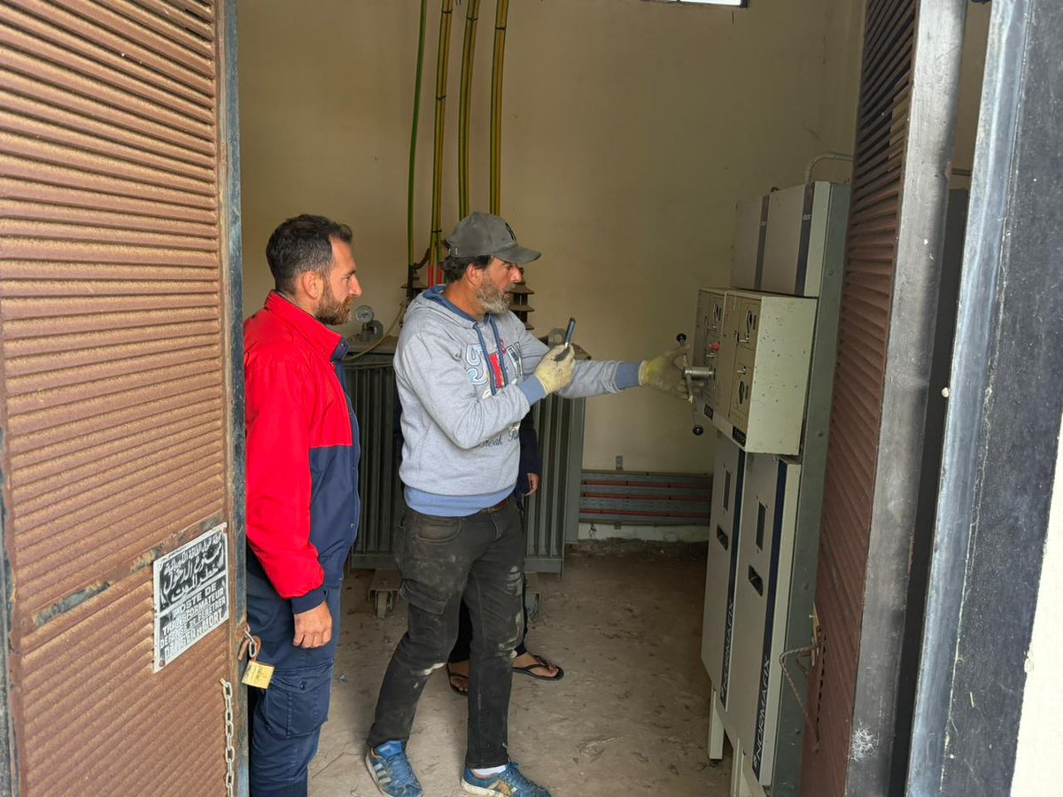 #مؤسسة_مياه_لبنان_الجنوبي | 
قامت فرق الصيانة بصيانة عطل طرأ على بئر محطة #باتوليه وذلك بالتعاون مع #مؤسسة_كهرباء_لبنان، واستعادت التغذية بالمياه للمشتركين.