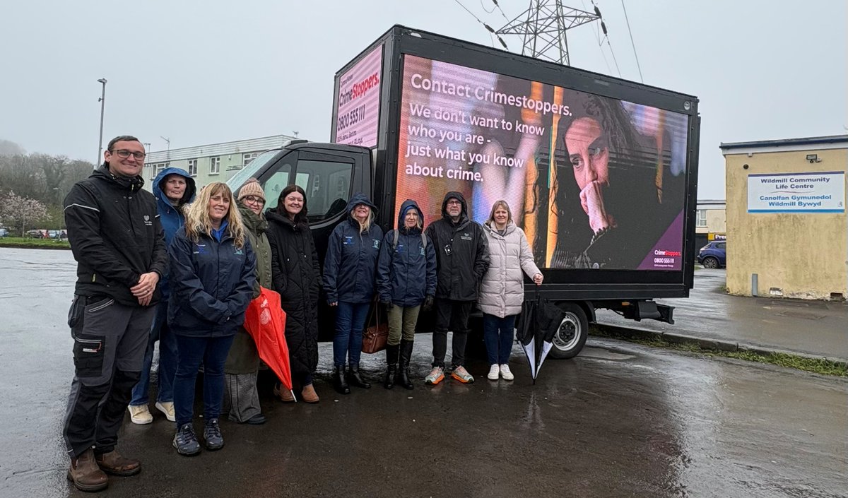 Wales_CS's tweet photo. Proud to expand Crimestoppers Zones in Wildmill with Bridgend Council and Valleys to Coast.

Report crime 100% anonymously. We’re not the police and we don’t ask for your details.

Speak up. Stop crime.
0800 555 111
https://t.co/RzaNCtFkg4 https://t.co/BaBxY7lpC6