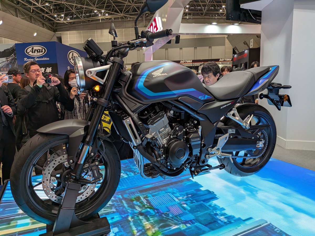 かさやん tweet media