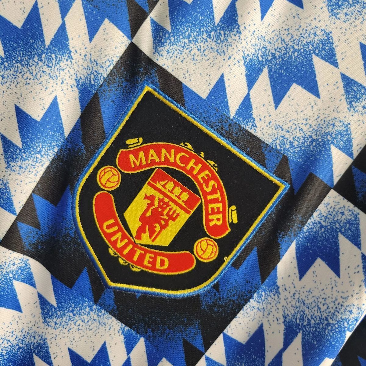MrJersey101's tweet photo. Manchester United special edition shirt available now in adults sizes S-XXL 

Dm for more info https://t.co/vosYIHQB2j