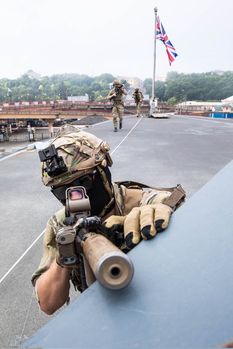 Kilo_Spec's tweet photo. Violently Busting &amp; Securing Suspects (VBSS) https://t.co/oumHKAqJqP